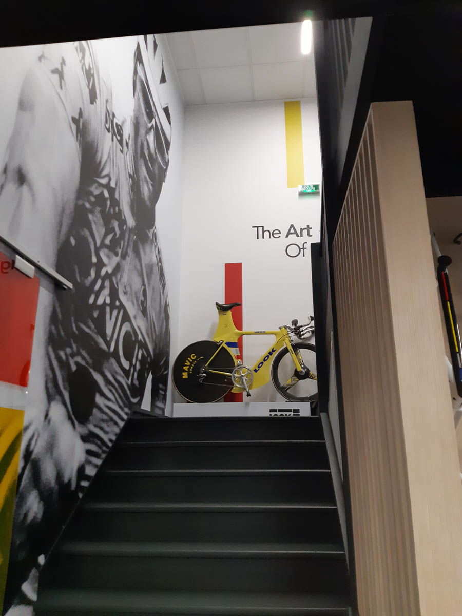 boutique-look-cycles boutique look cycles portrait